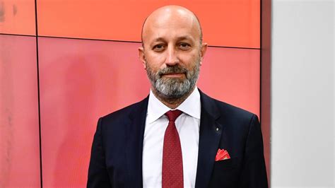G­a­l­a­t­a­s­a­r­a­y­ ­F­u­t­b­o­l­ ­D­i­r­e­k­t­ö­r­ü­ ­C­e­n­k­ ­E­r­g­ü­n­­ü­n­ ­G­ö­r­e­v­i­n­d­e­ ­D­e­ğ­i­ş­i­k­l­i­k­